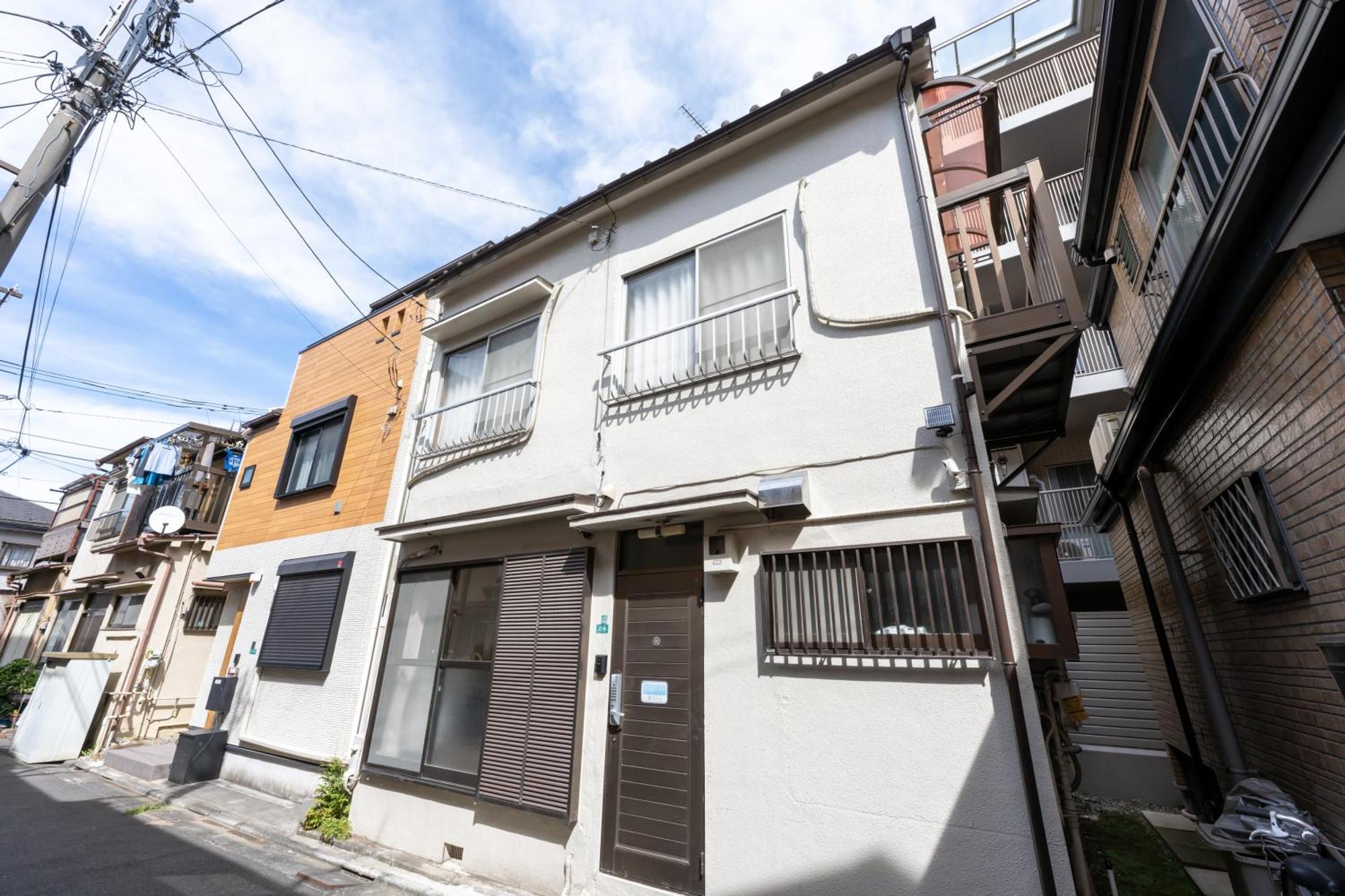 一棟貸切宿, 東京一之江ハウス6名定員, 秋葉原19分,新宿30分,Wifi有, ディズニータクシー20分3000円,駐車場ありません Токио Экстерьер фото